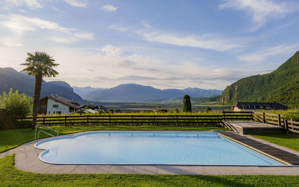 Apartments with pool and garden at Wieserhof Andrian with Dolomites view