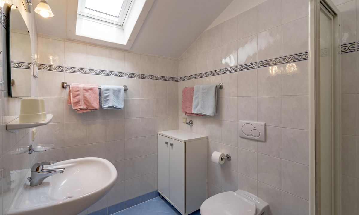 Ferienwohnung Wieserhof Andrian Appartement Nr. 9 Typ D modernes Wohnzimmer mit Küche