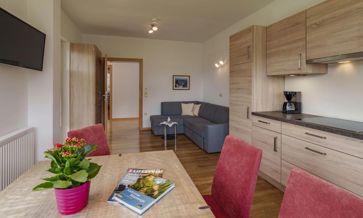 Ferienwohnung Wieserhof Andrian Appartement Nr. 3 Typ C mit moderner Einrichtung und Panoramablick