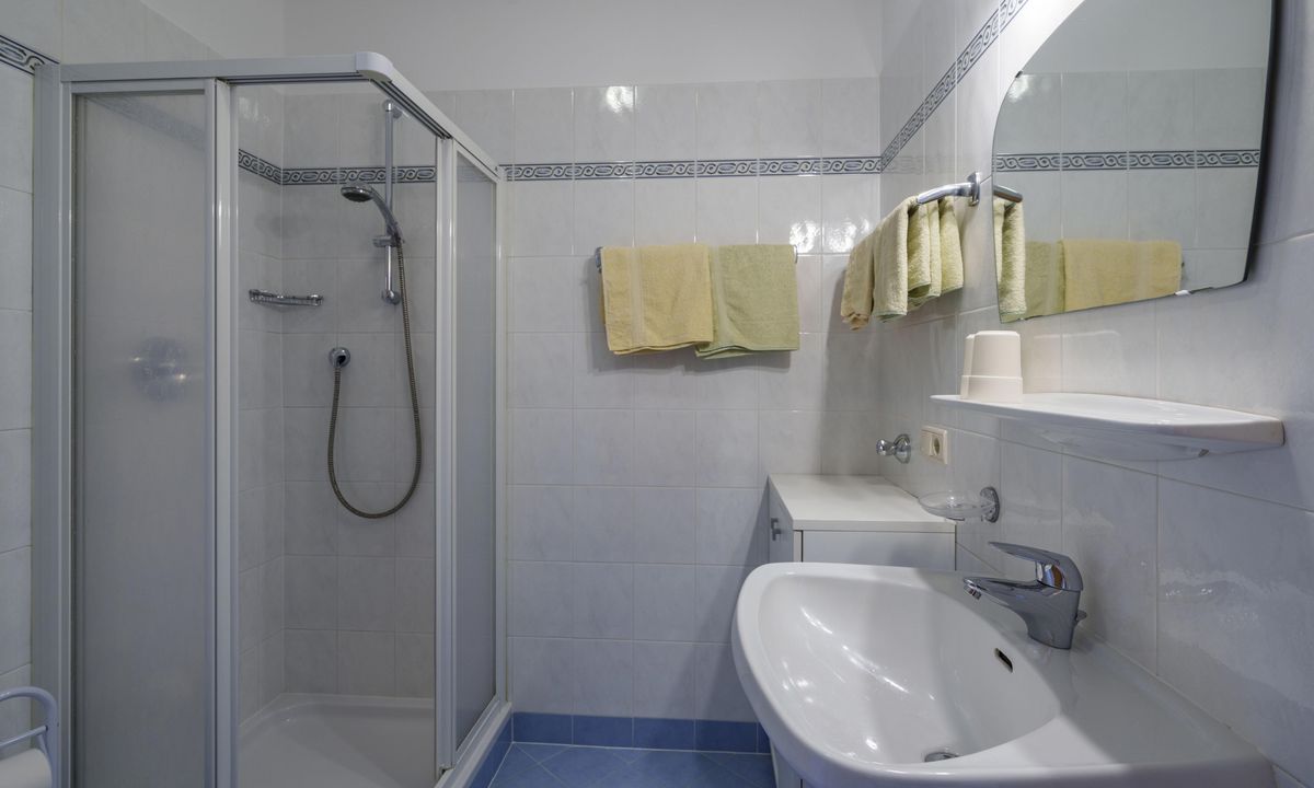 Ferienwohnung Wieserhof Andrian Appartement Nr. 4 Typ B mit moderner Einrichtung und gemütlichem Wohnbereich