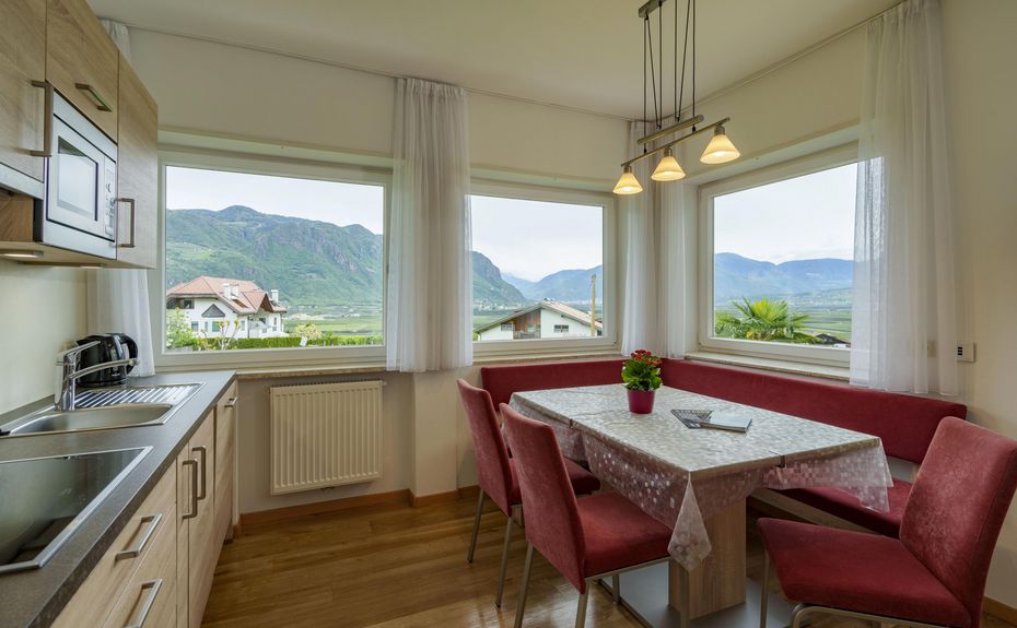 Ferienwohnung Wieserhof Andrian Appartement Nr. 3 Typ C mit moderner Einrichtung und Panoramablick