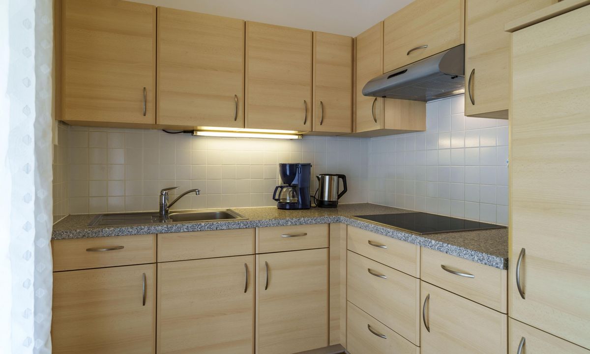 Ferienwohnung Wieserhof Andrian Appartement Nr. 8 Typ D modernes Schlafzimmer mit Bergblick