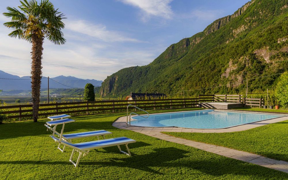 Holiday apartments with pool and sunbathing lawn at Wieserhof in Andrian, South Tyrol Wine Road
