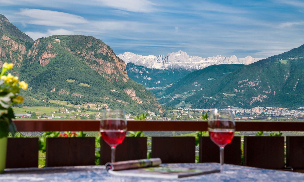 Ferienwohnungen mit Bergblick auf dem Wieserhof in Andrian, Südtirol